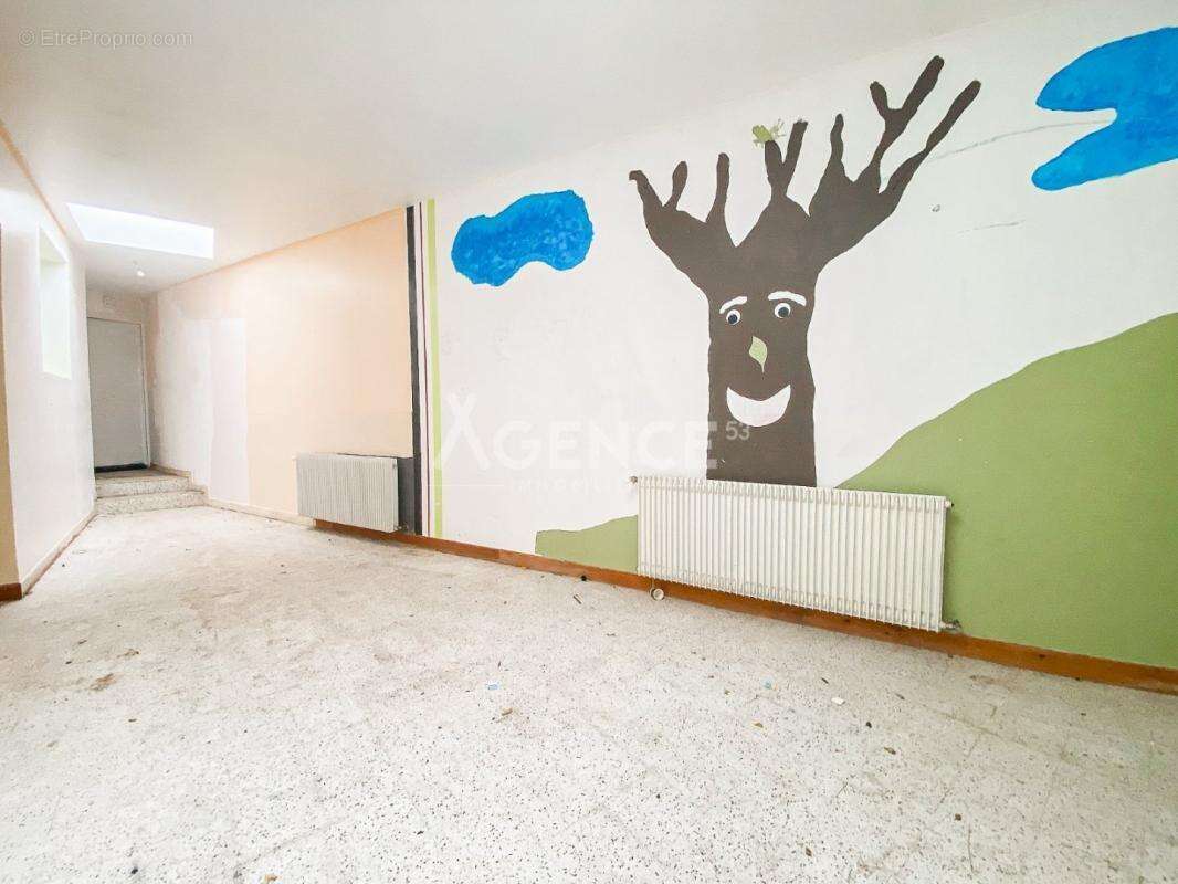 Maison à SAINT-MOMELIN