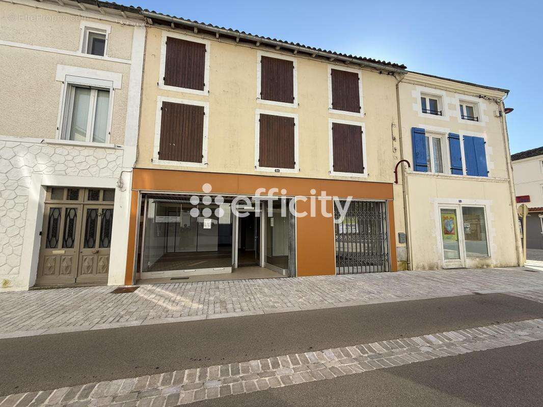 Appartement à SAUZE-VAUSSAIS