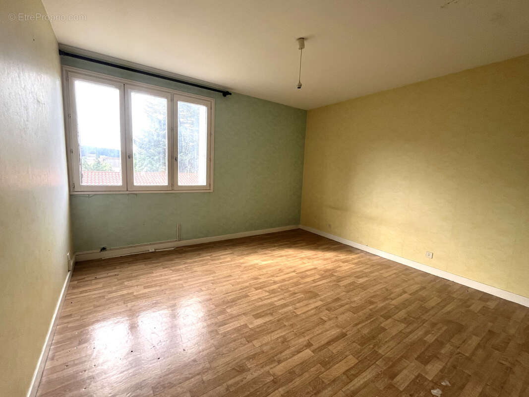 Commerce à USSON-EN-FOREZ