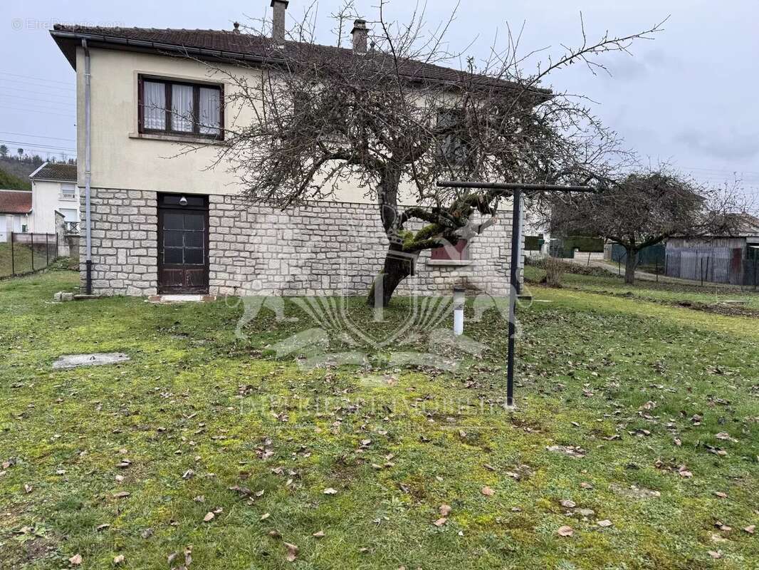 Maison à BELLEVILLE-SUR-MEUSE