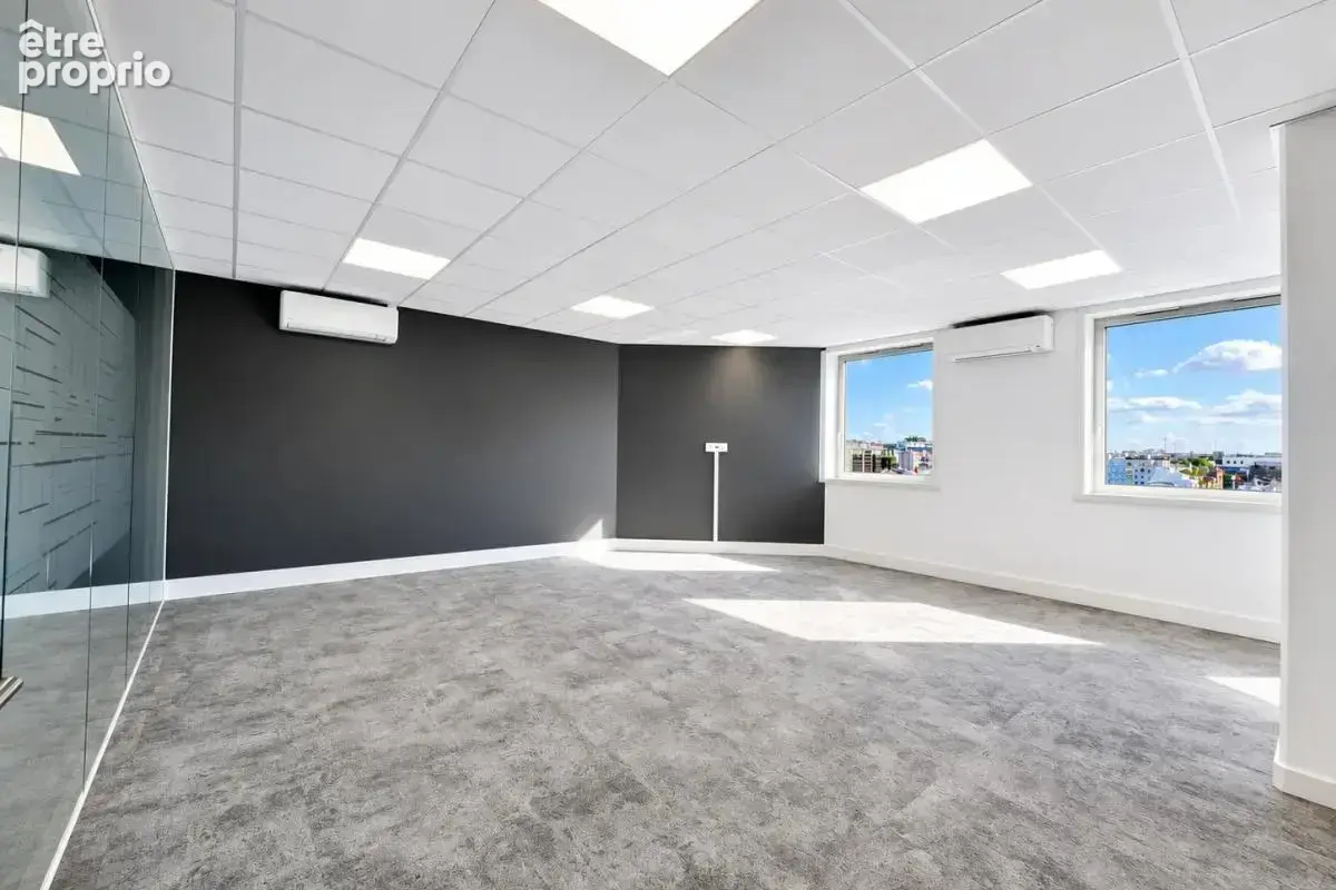 Bureaux à vendre à Boulogne Billancourt près des transports. En parfait état, flexibles et lumineux, climatisation - photo 3