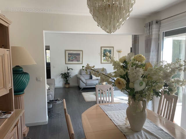 Maison à MONTEVRAIN