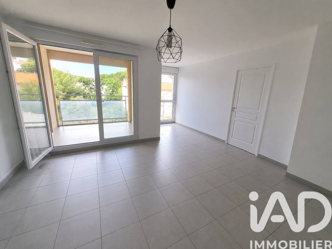 Photo 1 - Appartement à MARSEILLE-9E