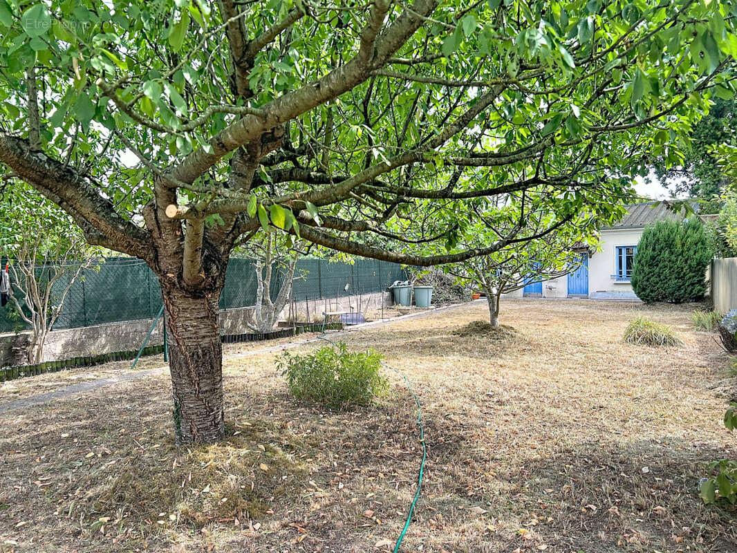 Maison plain pied sur 653 m2 st genevieve des bois - photo 15