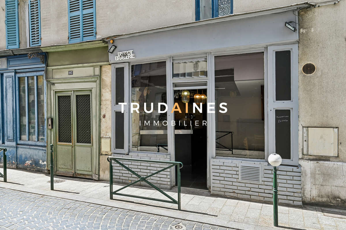Commerce à PUTEAUX
