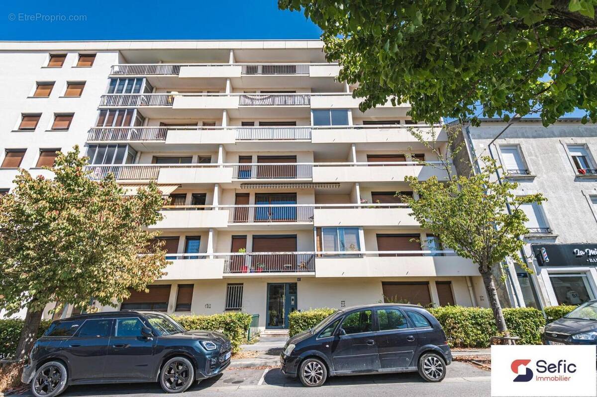   - Appartement à REIMS