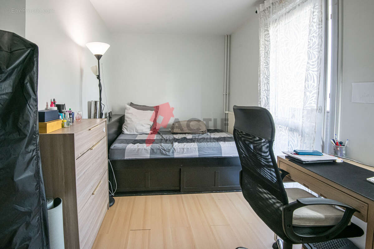 Appartement à COURCOURONNES