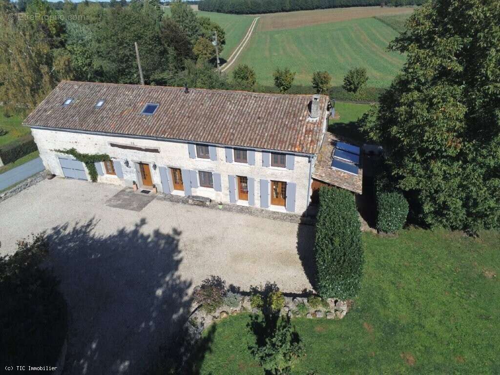 Maison à SAUZE-VAUSSAIS