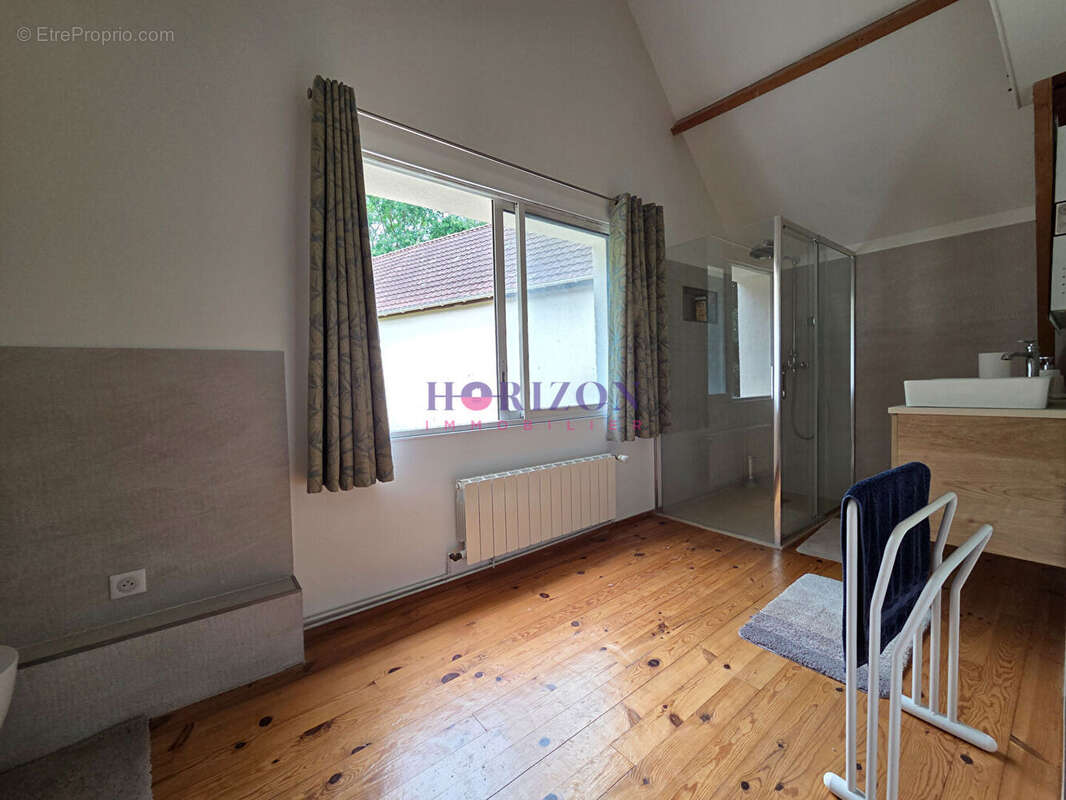 Maison à AUVERS-SUR-OISE