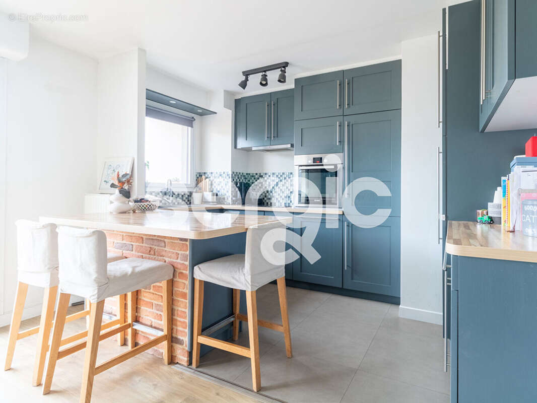 Appartement à COURBEVOIE