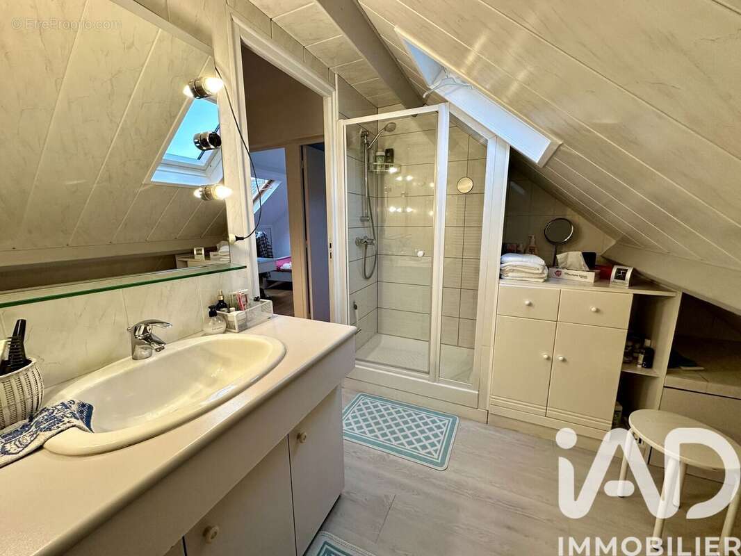 Maison 95 m² à Saint-Arnoult-En-Yvelines  - photo 8