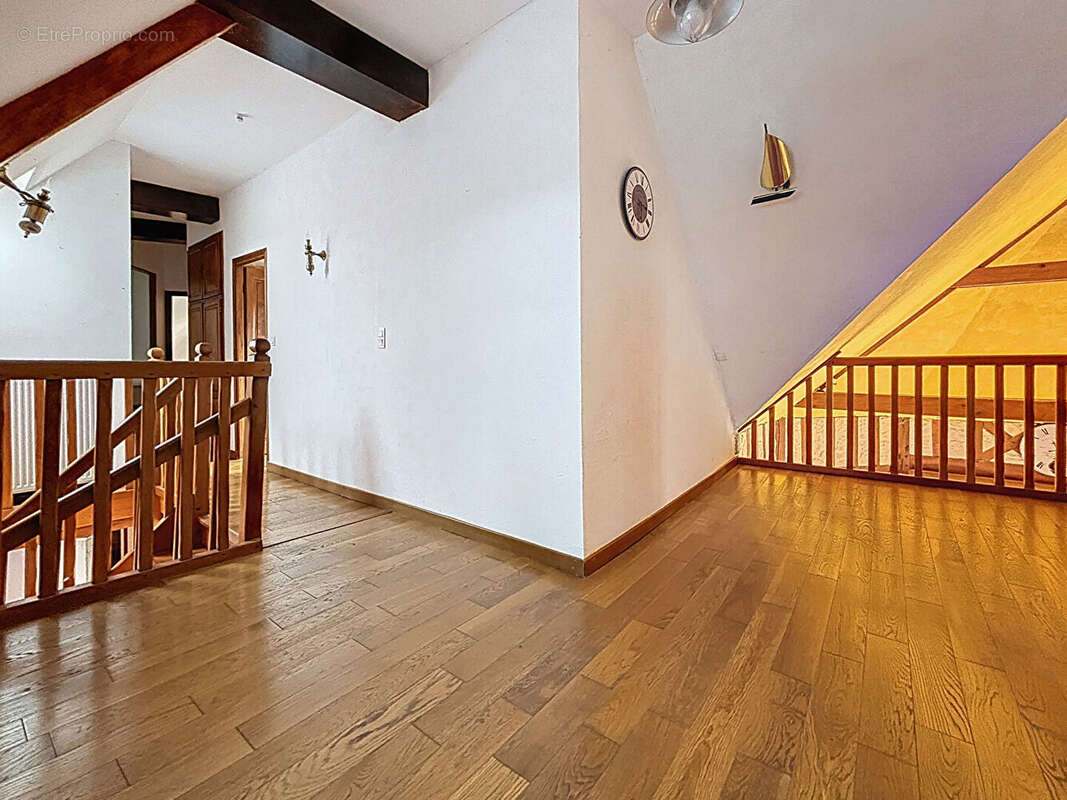 Maison à FAUGUERNON