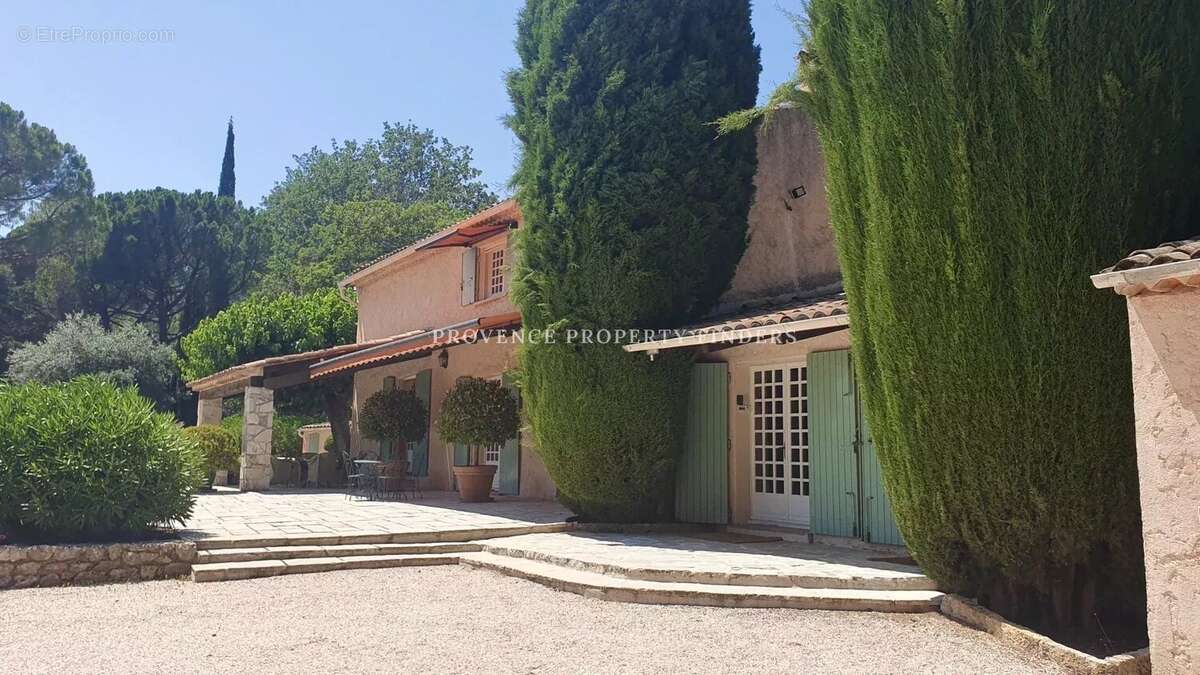 Maison à AUPS