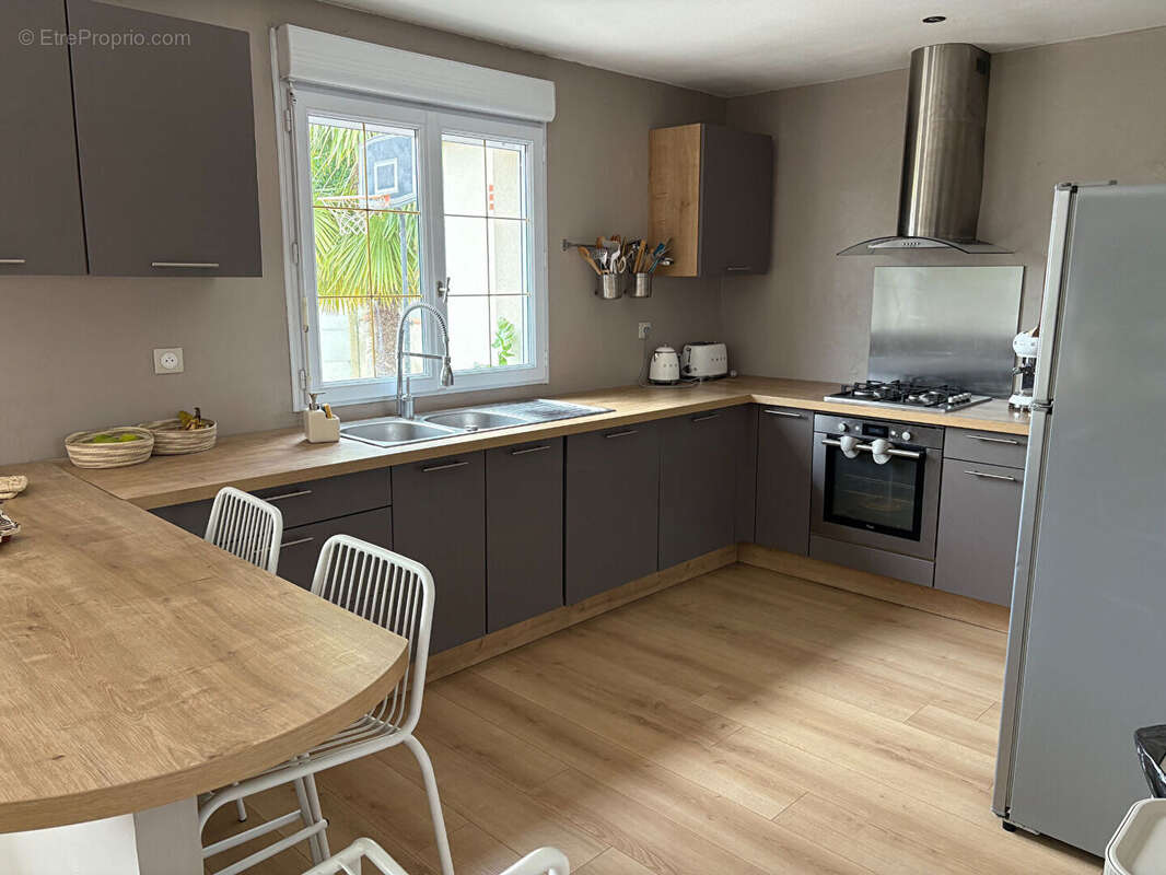 Maison à SAINT-JEAN-DE-LA-RUELLE