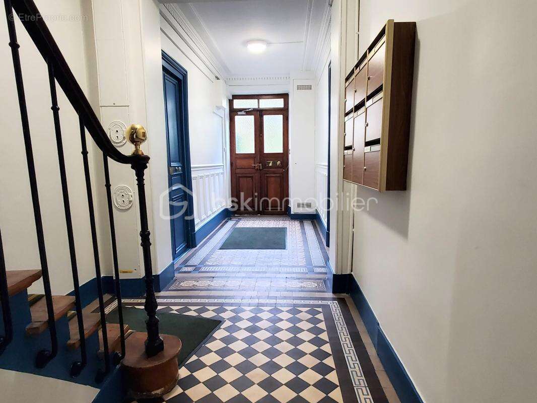 Appartement à PARIS-17E