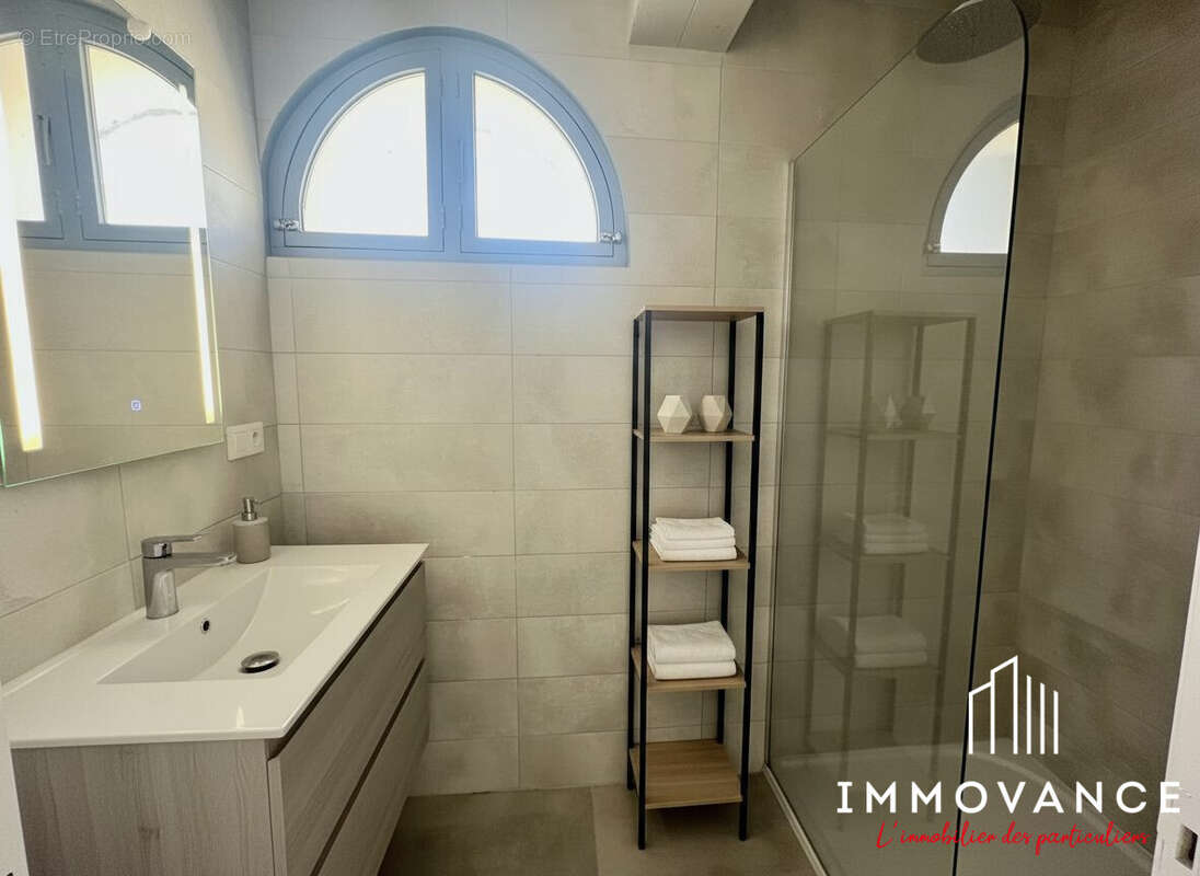 Photo non contractuelle - Appartement à VALERGUES