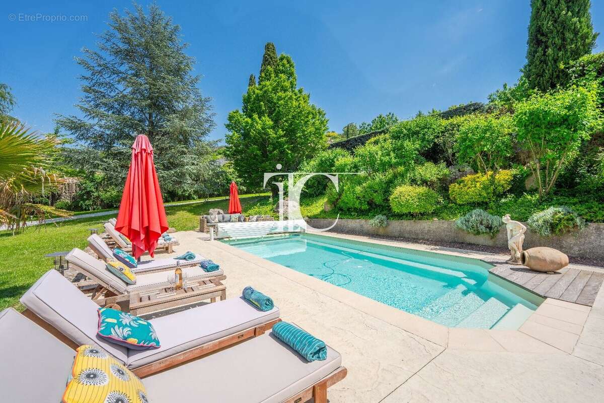 L'ame d'une bastide, le confort moderne  390 m² habitables, jardin de 3 000 m² - photo 3