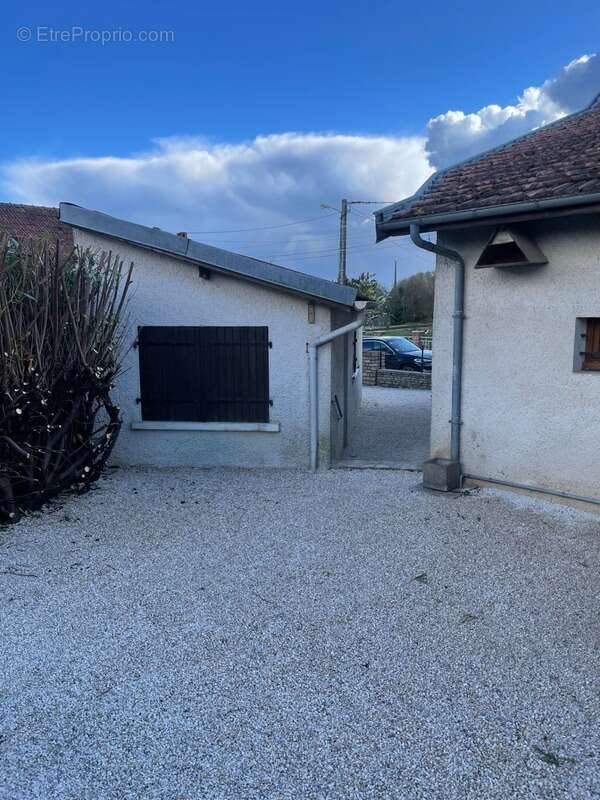 Maison à LAMARCHE-SUR-SAONE