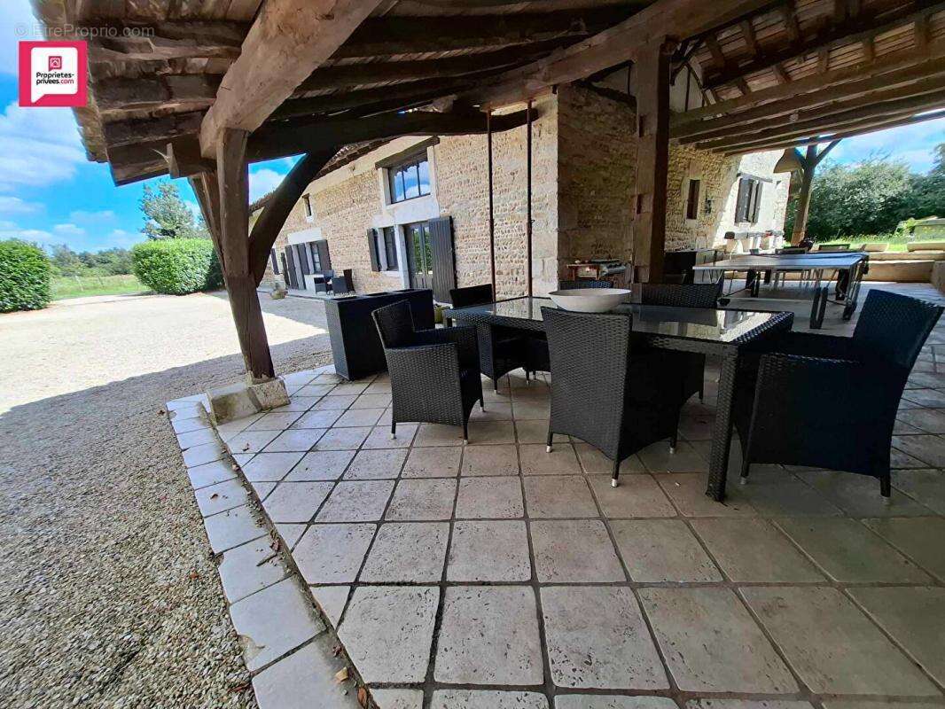 Demeure de prestige et gîte Viriat 10 pièce(s) 320 m2 - photo 7