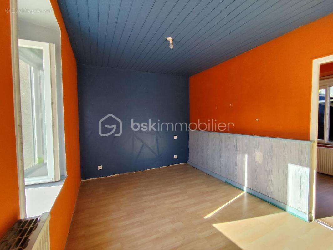 Maison à SAINT-ELLIER-DU-MAINE