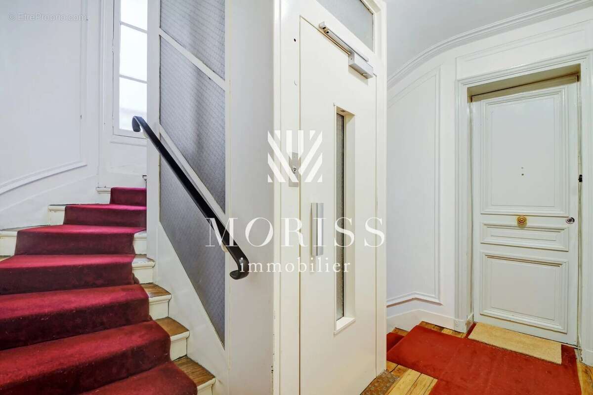 Appartement à PARIS-17E