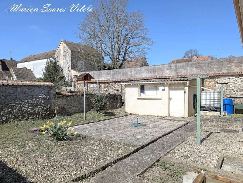 Maison à CHAUMES-EN-BRIE