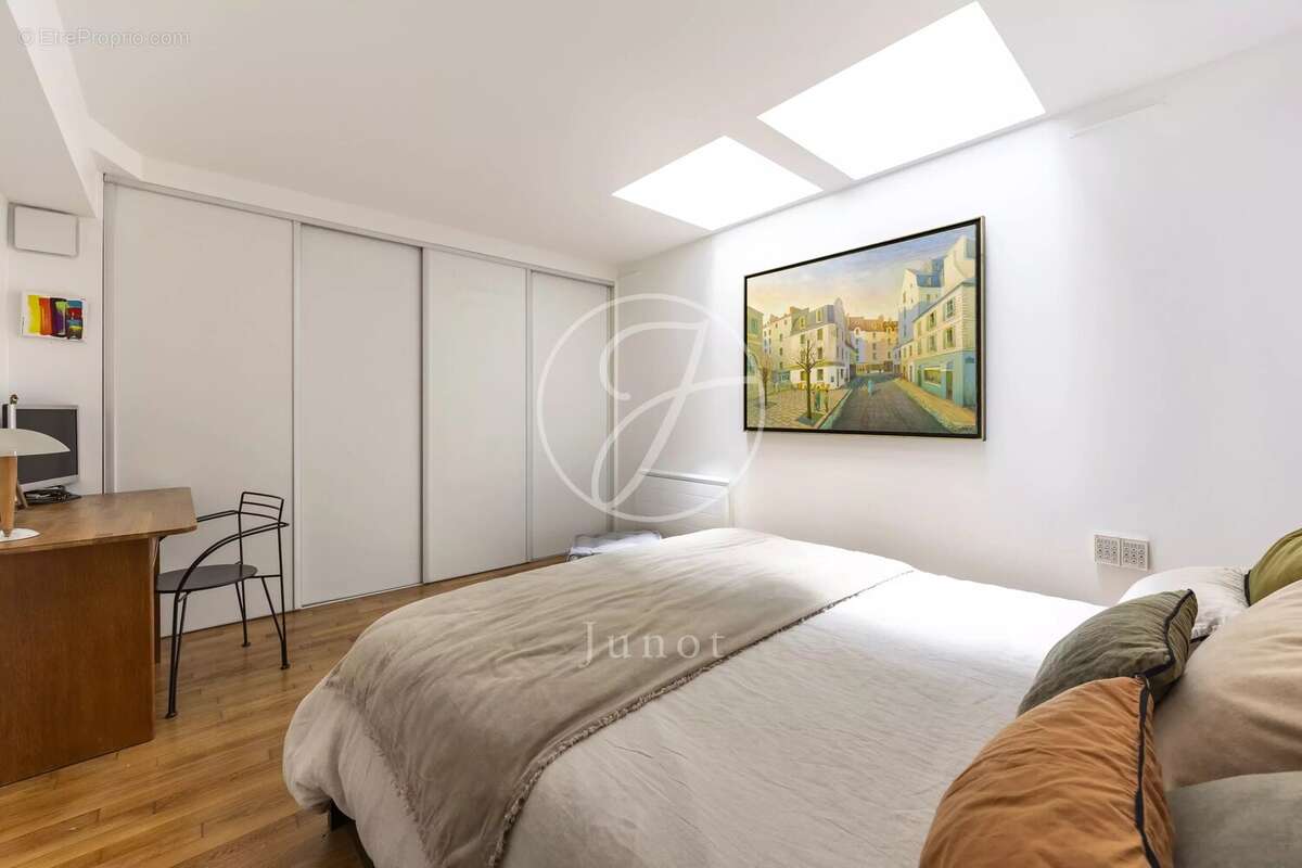 Appartement à PARIS-7E