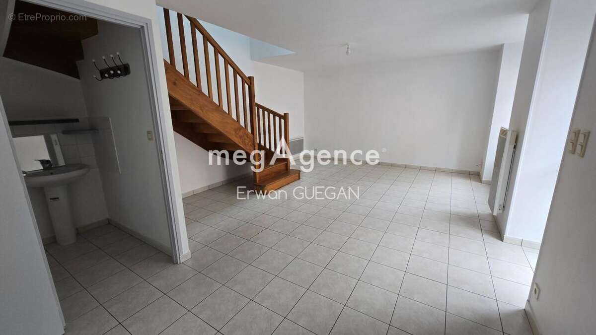 Maison de bourg avec rapport locatif - photo 3