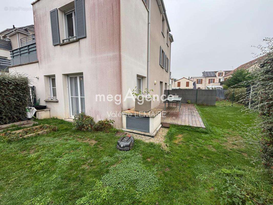 Appartement à GRISY-SUISNES