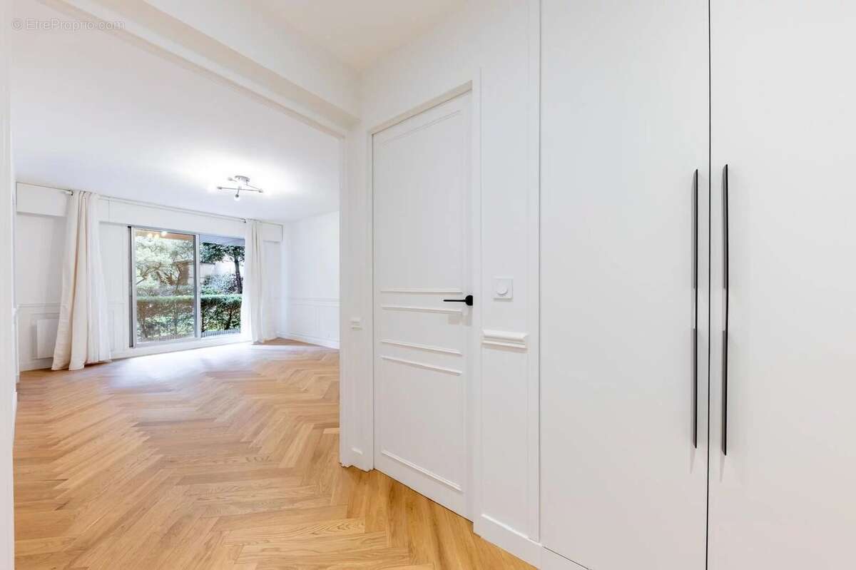 Appartement 49 m² à Paris-15e  - photo 7