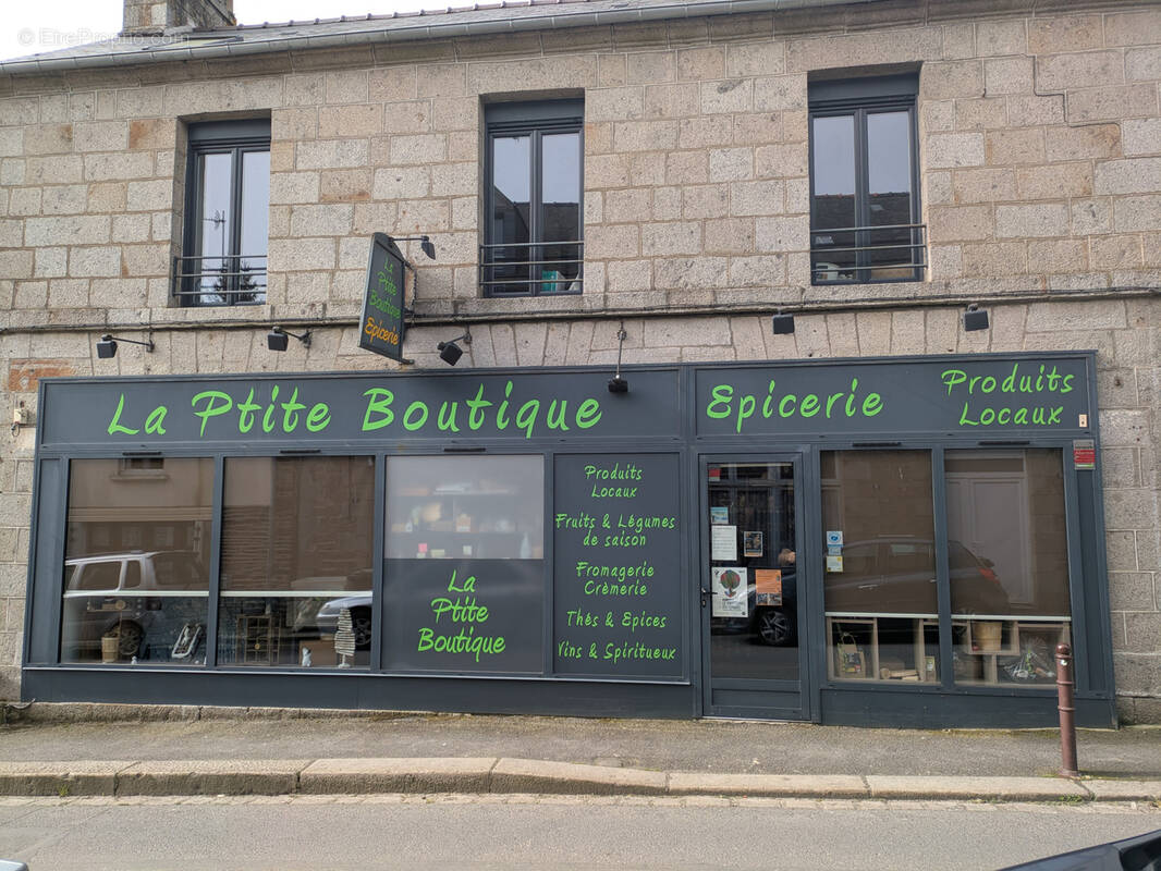 Commerce à MONTOURS