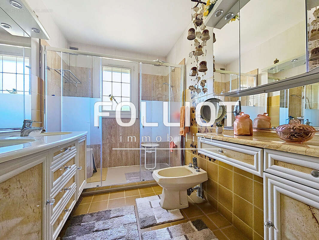Au calme, Maison 6 pièces et 4 chambres à vendre à Douvres-la-Délivrande - Réf PB14382 - photo 10