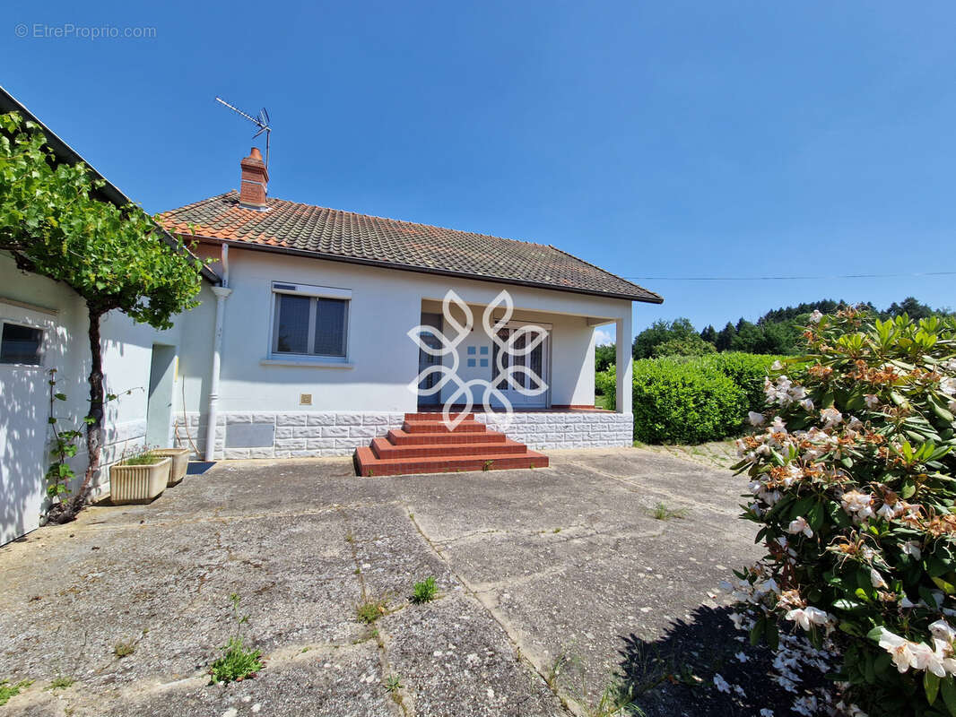 Maison à SAINTE-FLORINE