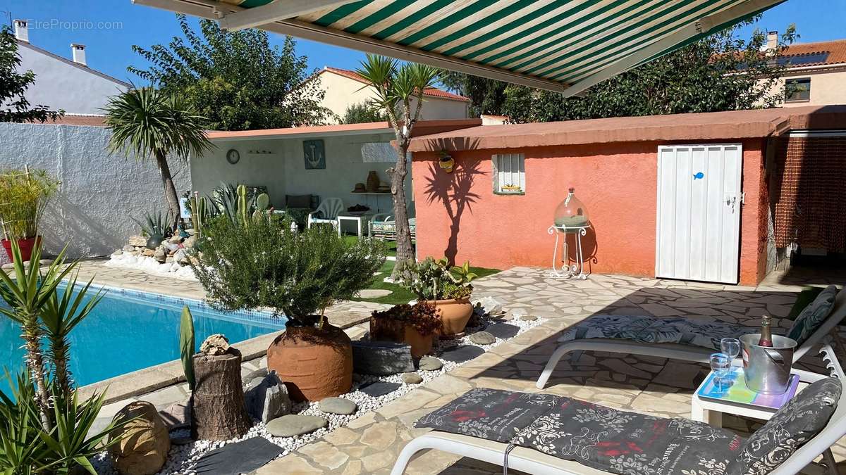 Villa F6 (168m2) + Piscine (5x10) + Garage + Appt F3 - photo 2