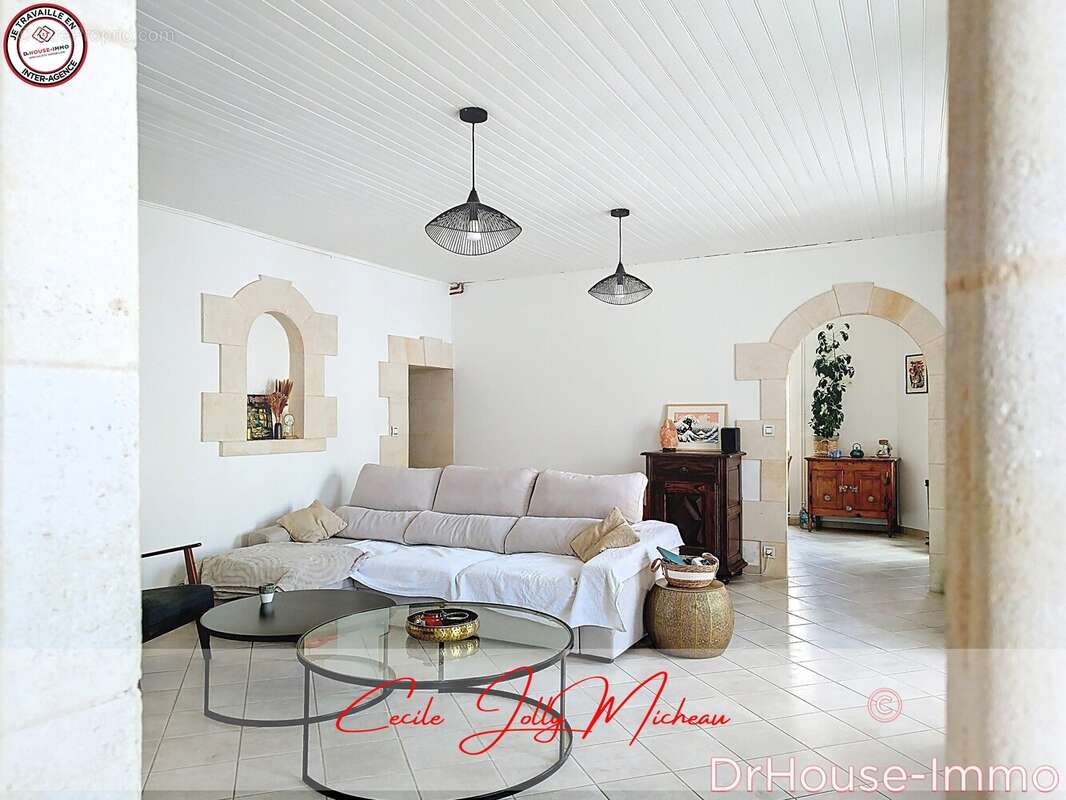 Maison à SAINT-GENES-DE-BLAYE