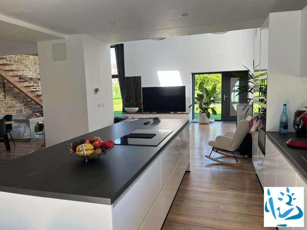 Maison 203 m² à Tremblois-Les-Carignan  - photo 4
