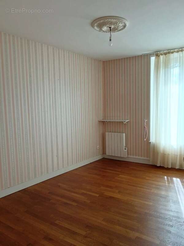 Grandvilliers centre ville : spacieux appartement - photo 9