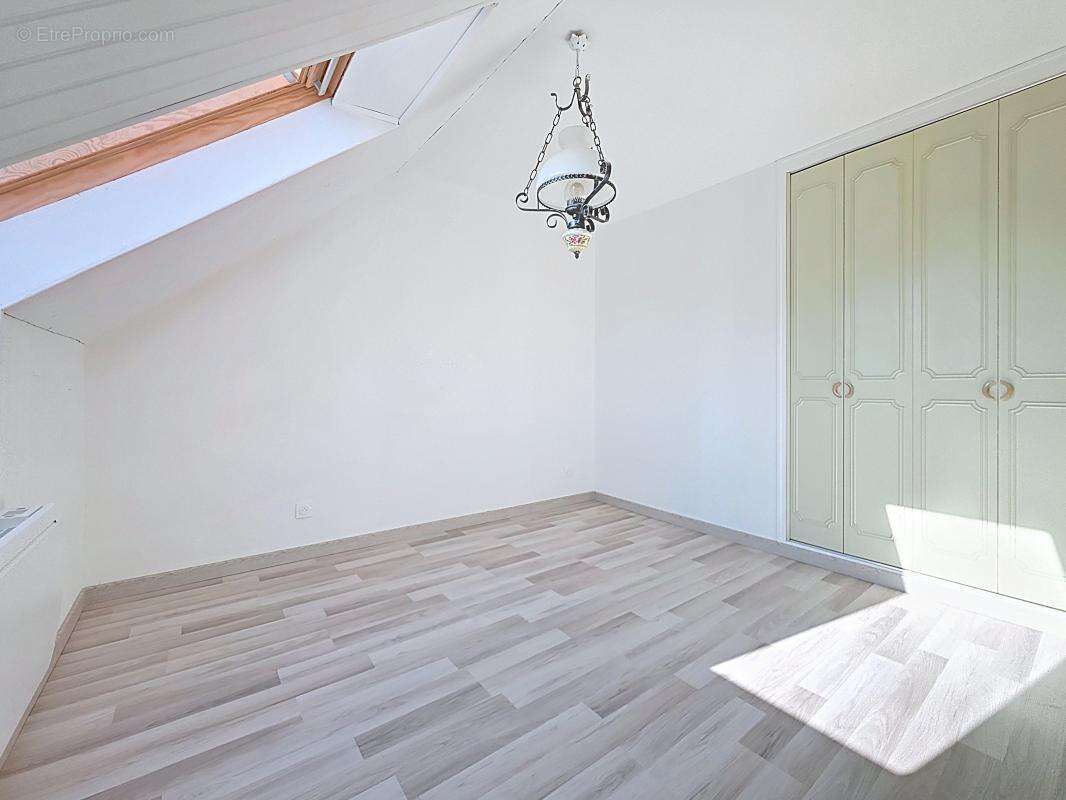 Maison à LA VERPILLIERE