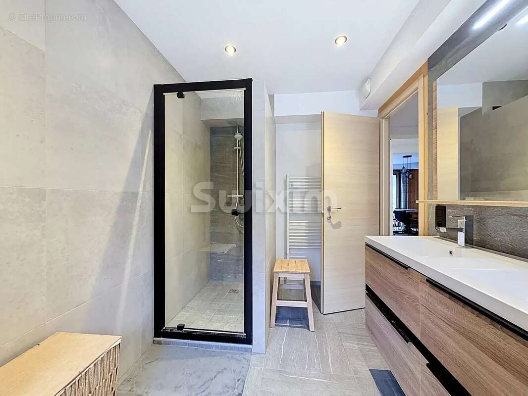 Grande maison composee de 2 appartements et garage - photo 21