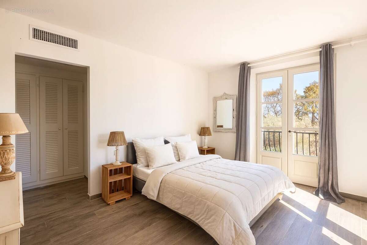 Maison à BORMES-LES-MIMOSAS