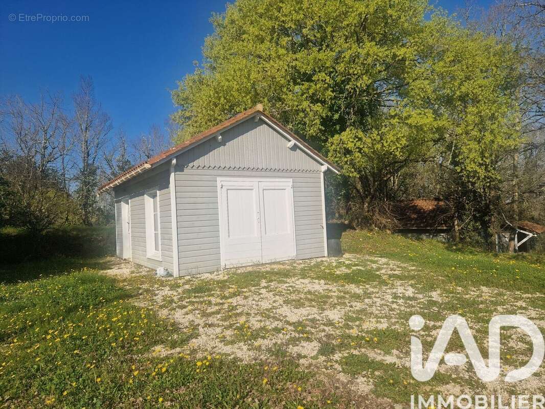 Maison 128 m² à Bouzic  - photo 5