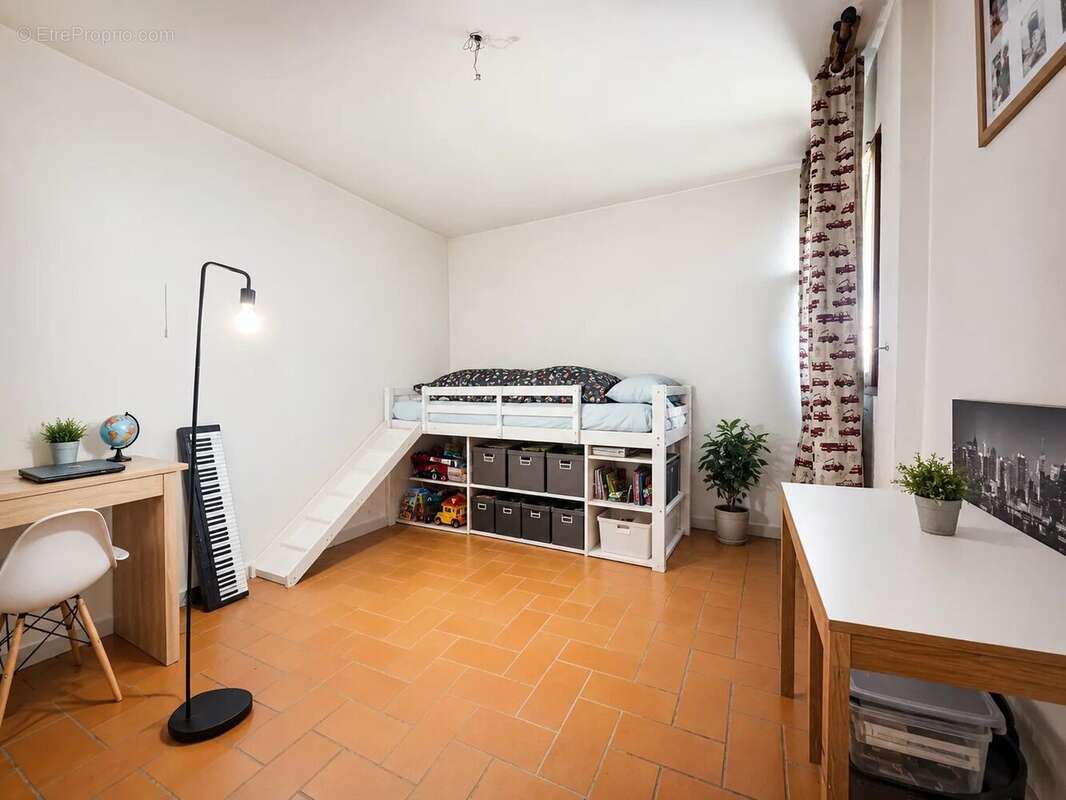 Villa individuelle divisée en 2 appartements – Bonson - photo 7