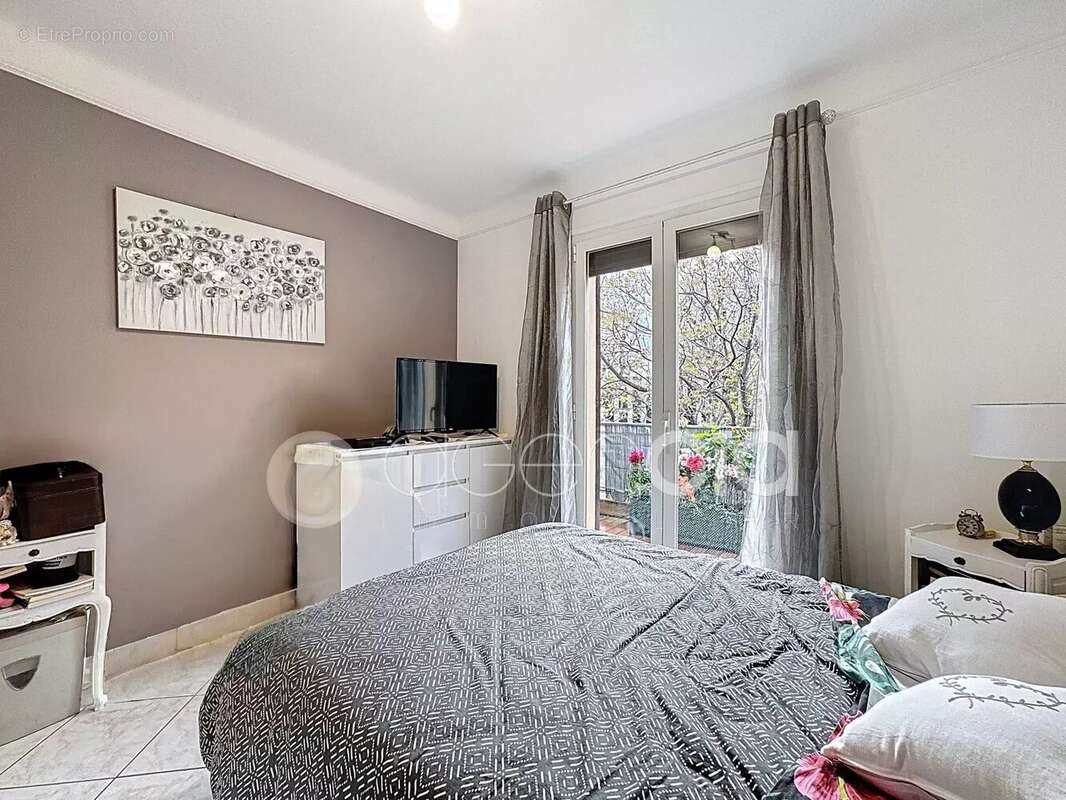 Appartement à MOUANS-SARTOUX