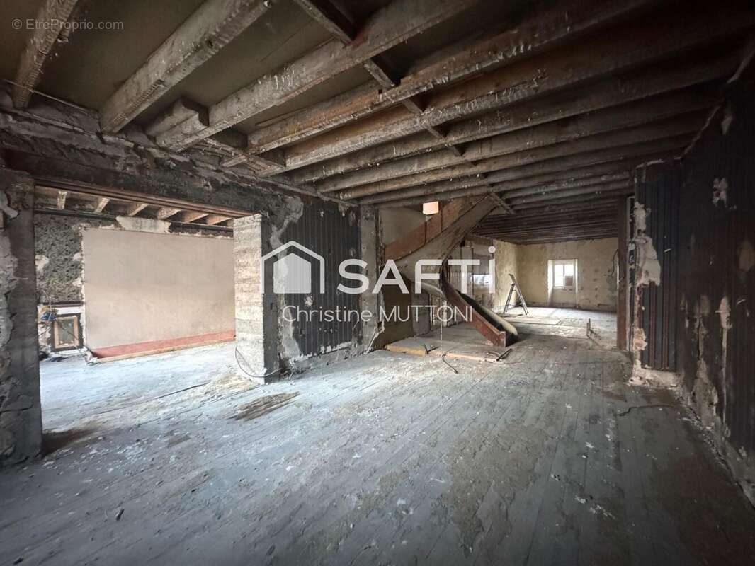 Appartement 200 m² à Culoz  - photo 4