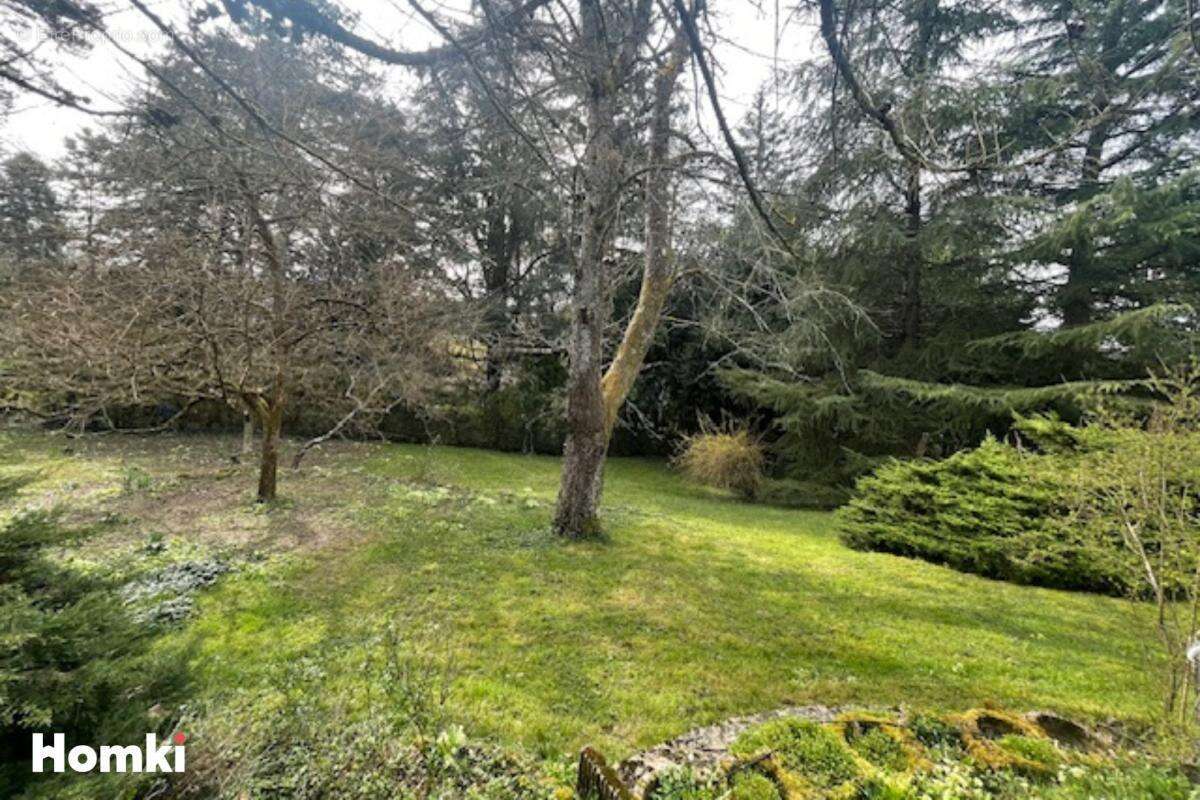 Terrain à CHARBONNIERES-LES-BAINS