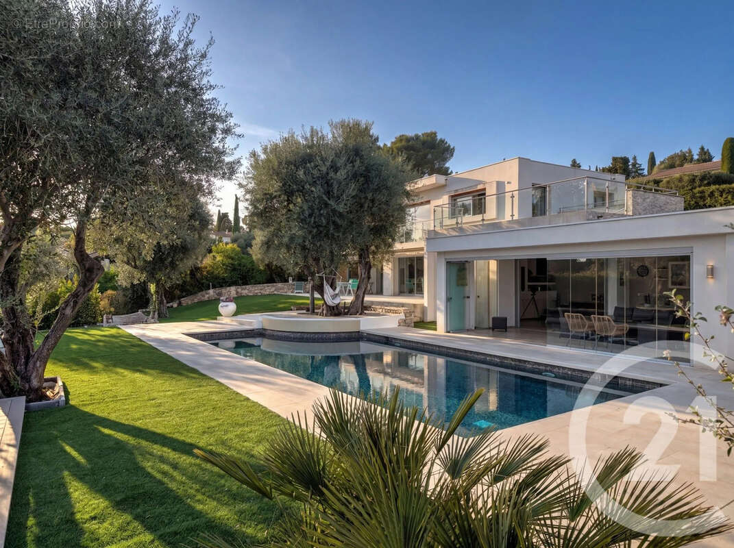 Maison à VALBONNE