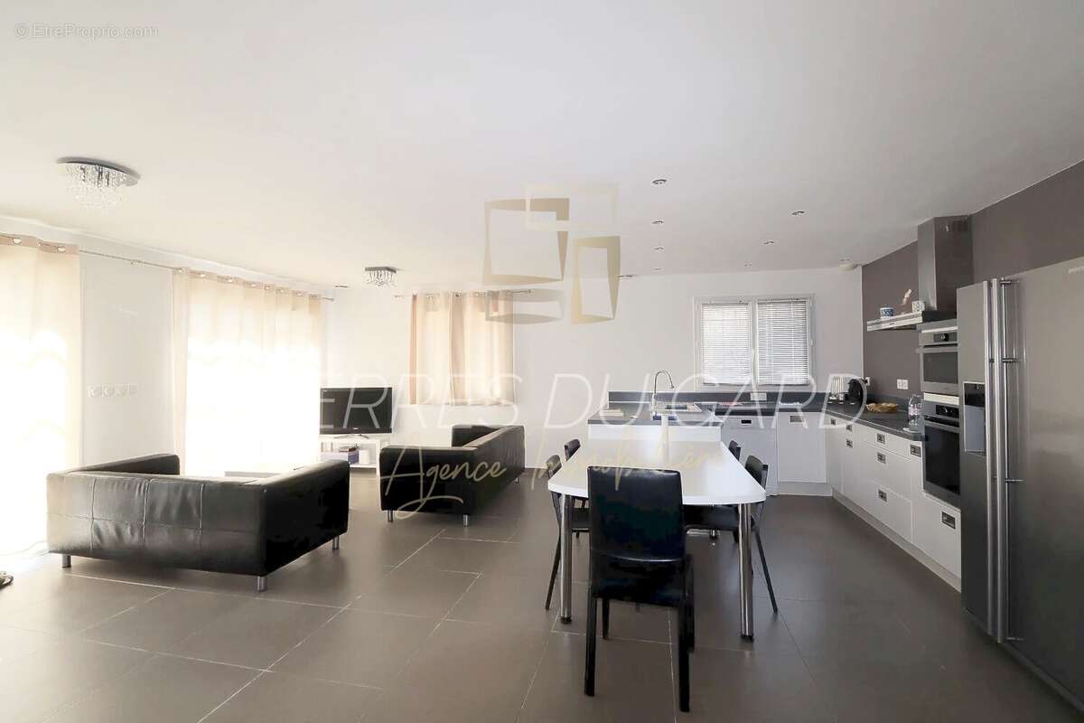 Maison à ROCHEFORT-DU-GARD