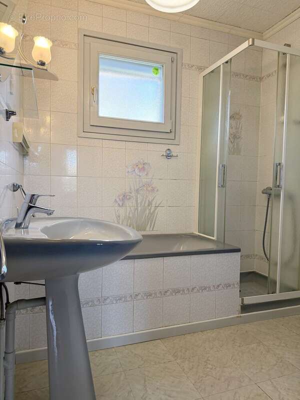 Salle de bains - Maison à MAMERS