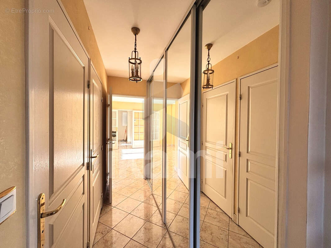 Appartement à CRAPONNE