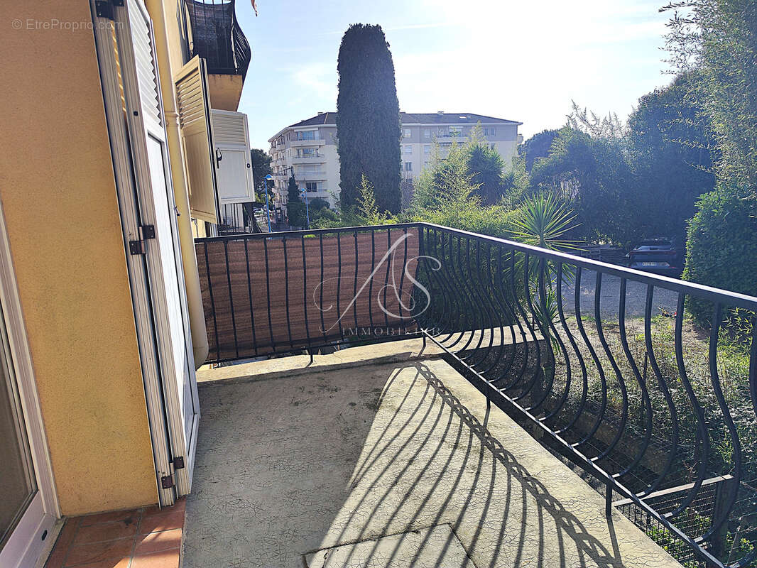 Appartement à MANDELIEU-LA-NAPOULE